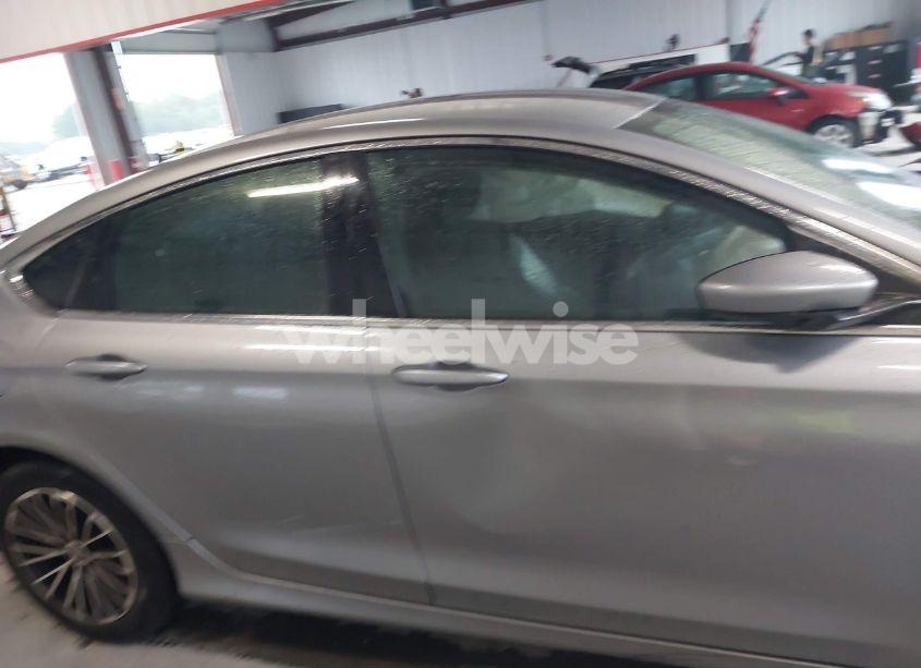 Photo 13 of 2015 Chrysler 200 LIMITED (VIN 1C3CCCAB6FN554939)