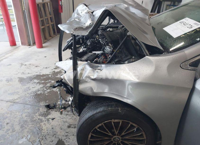 Photo 18 of 2015 Chrysler 200 LIMITED (VIN 1C3CCCAB6FN554939)