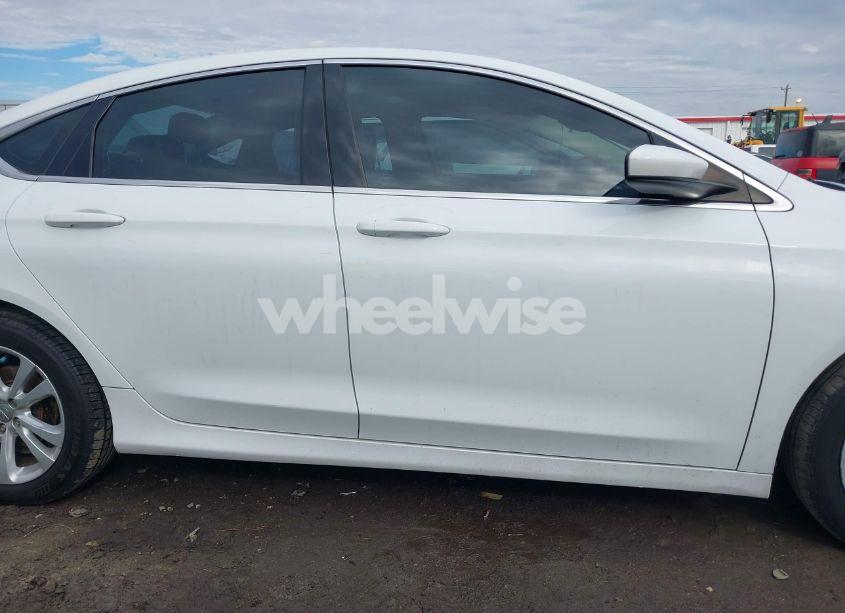 Photo 14 of 2015 Chrysler 200 LIMITED (VIN 1C3CCCAB6FN554942)