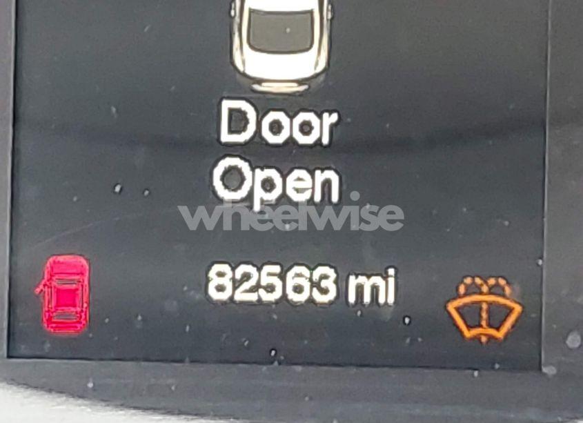 Photo 16 of 2015 Chrysler 200 LIMITED (VIN 1C3CCCAB6FN554942)