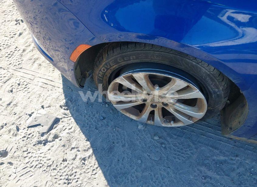 Photo 6 of 2015 Chrysler 200 LIMITED (VIN 1C3CCCAB6FN561051)