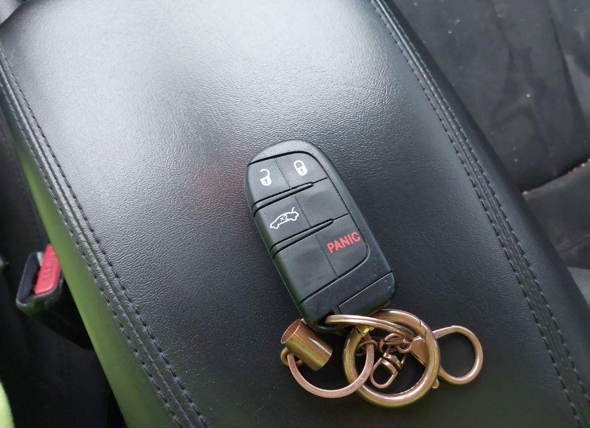 Photo 11 of 2015 Chrysler 200 LIMITED (VIN 1C3CCCAB6FN562684)