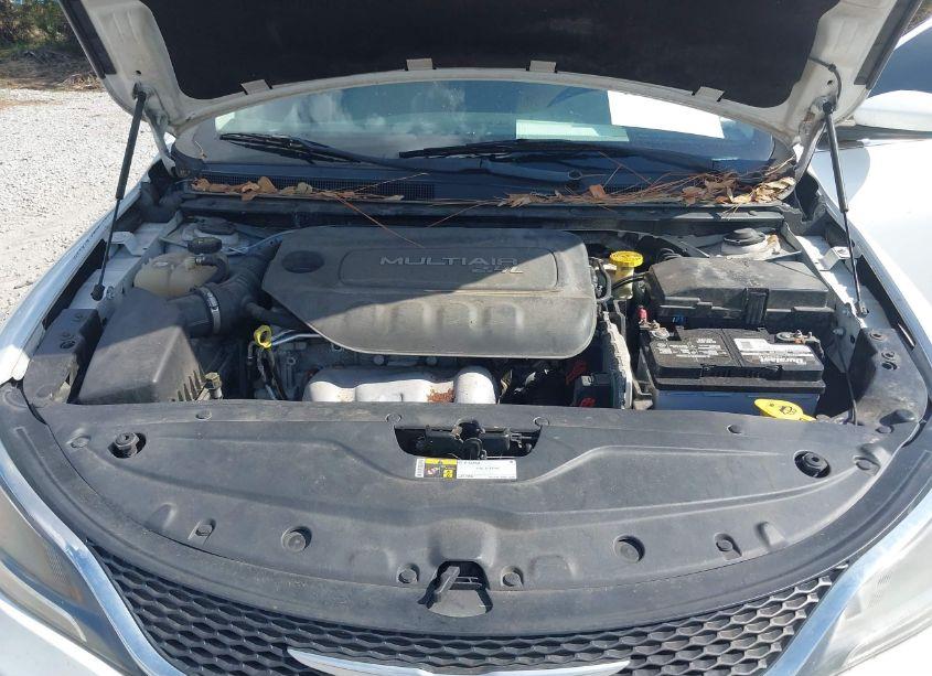 Photo 10 of 2015 Chrysler 200 LIMITED (VIN 1C3CCCAB6FN564886)