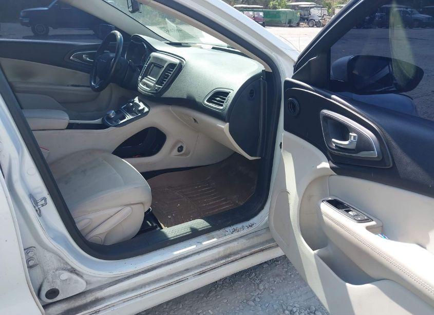 Photo 5 of 2015 Chrysler 200 LIMITED (VIN 1C3CCCAB6FN564886)