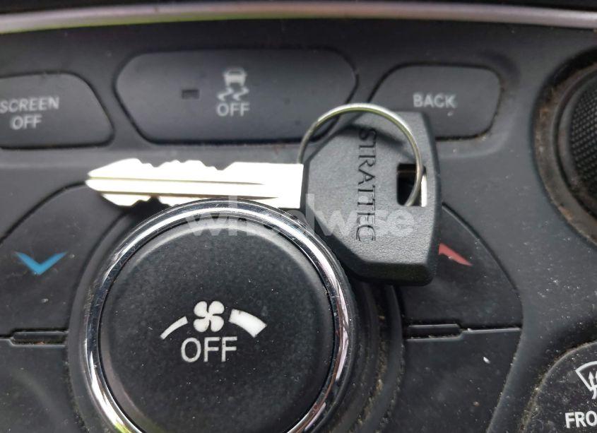 Photo 11 of 2015 Chrysler 200 LIMITED (VIN 1C3CCCAB6FN571322)