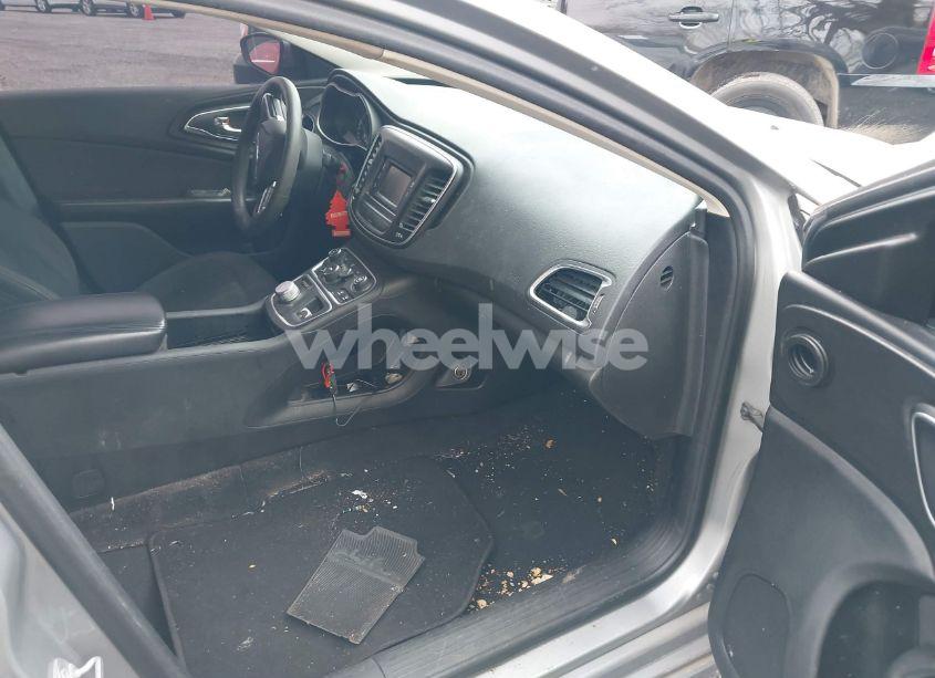 Photo 5 of 2015 Chrysler 200 LIMITED (VIN 1C3CCCAB6FN571322)