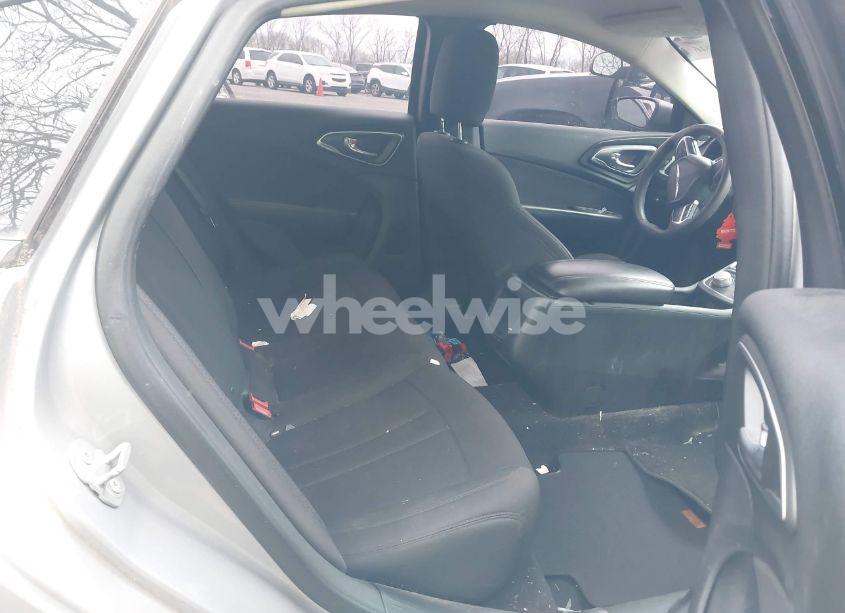 Photo 8 of 2015 Chrysler 200 LIMITED (VIN 1C3CCCAB6FN571322)