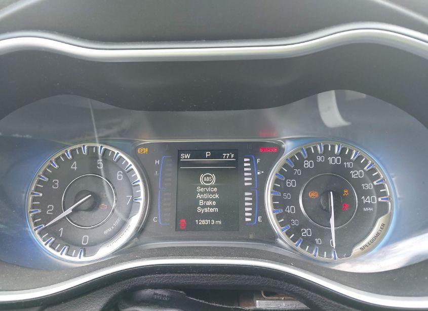 Photo 7 of 2015 Chrysler 200 LIMITED (VIN 1C3CCCAB6FN573619)