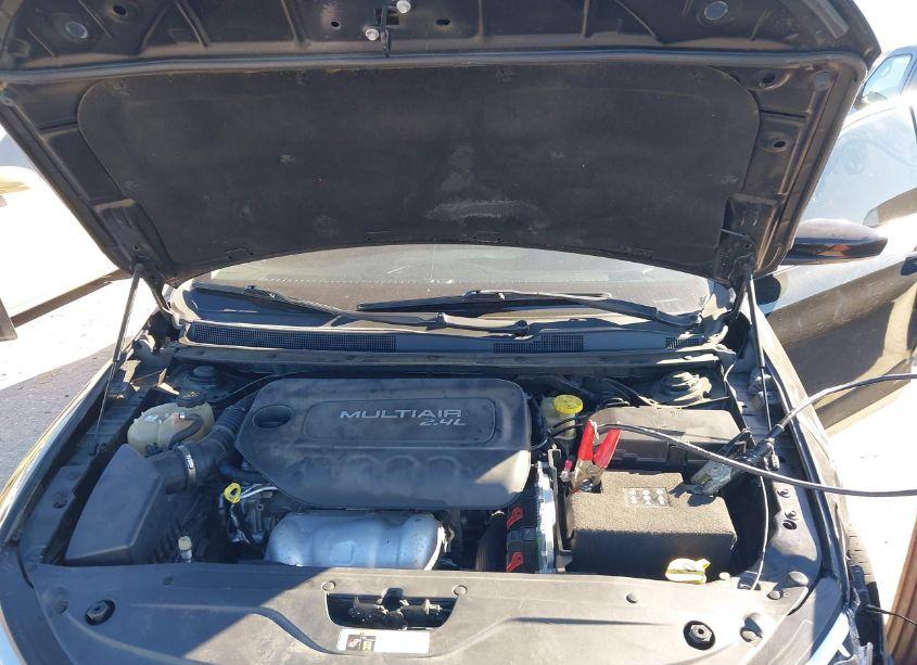 Photo 10 of 2015 Chrysler 200 LIMITED (VIN 1C3CCCAB6FN575404)