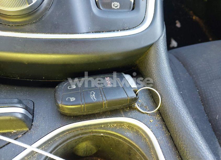 Photo 11 of 2015 Chrysler 200 LIMITED (VIN 1C3CCCAB6FN579551)