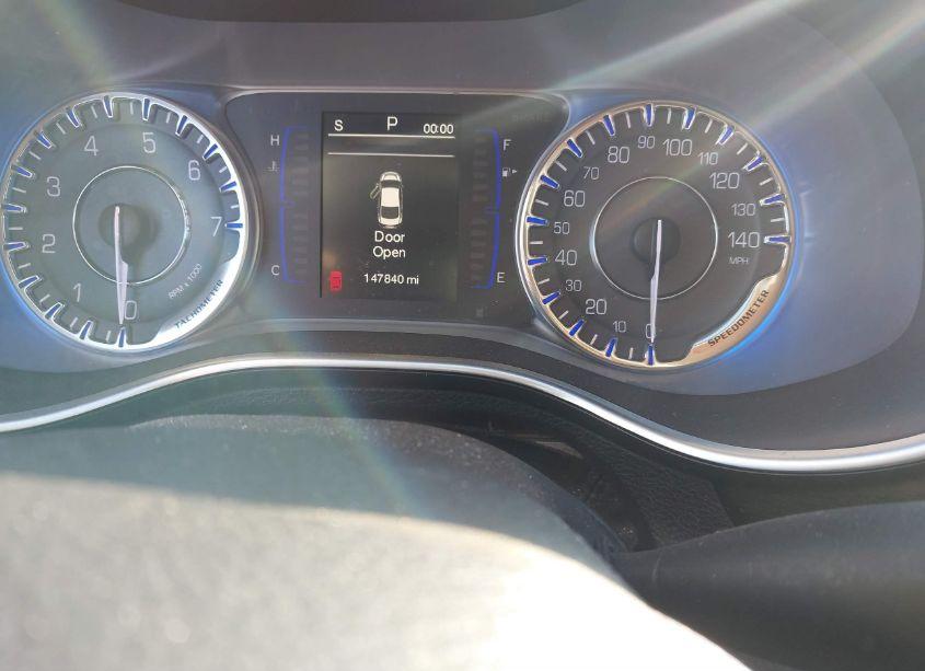 Photo 7 of 2015 Chrysler 200 LIMITED (VIN 1C3CCCAB6FN589870)