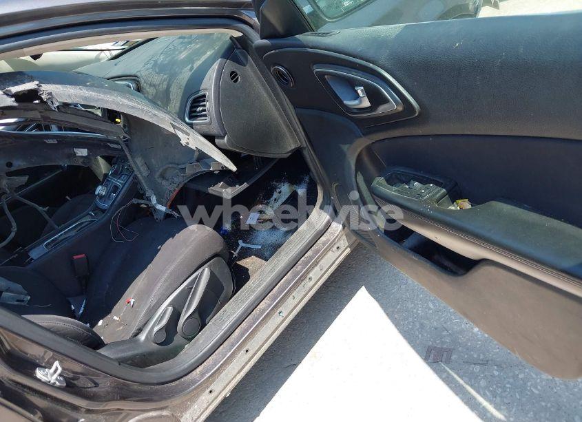 Photo 5 of 2015 Chrysler 200 LIMITED (VIN 1C3CCCAB6FN594048)