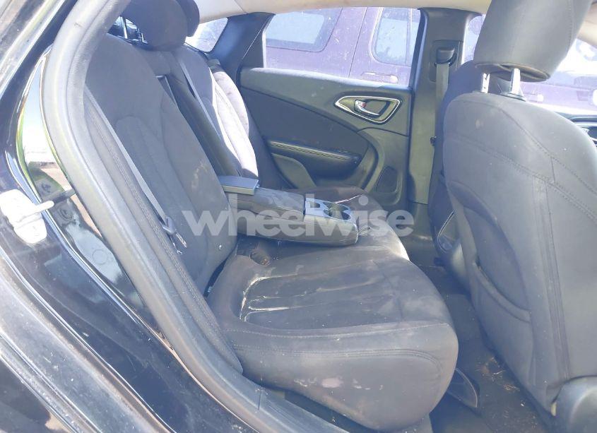 Photo 8 of 2015 Chrysler 200 LIMITED (VIN 1C3CCCAB6FN598701)