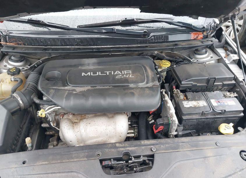 Photo 10 of 2015 Chrysler 200 LIMITED (VIN 1C3CCCAB6FN605842)