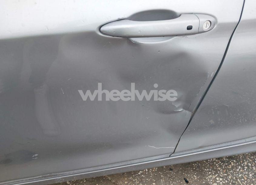 Photo 6 of 2015 Chrysler 200 LIMITED (VIN 1C3CCCAB6FN611060)