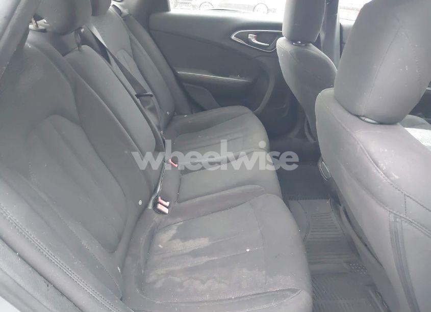 Photo 8 of 2015 Chrysler 200 LIMITED (VIN 1C3CCCAB6FN611060)