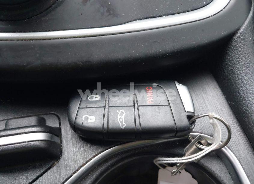 Photo 11 of 2015 Chrysler 200 LIMITED (VIN 1C3CCCAB6FN612466)