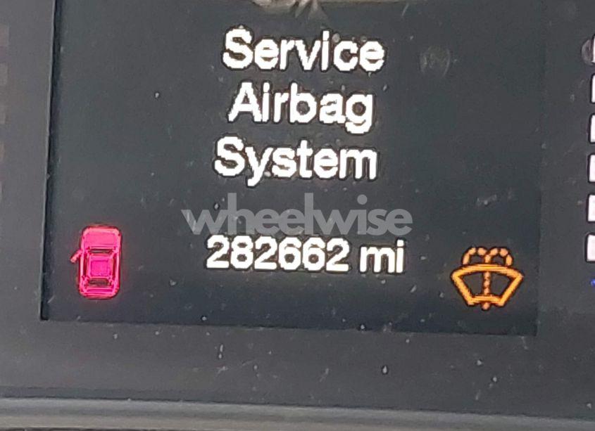 Photo 16 of 2015 Chrysler 200 LIMITED (VIN 1C3CCCAB6FN612466)