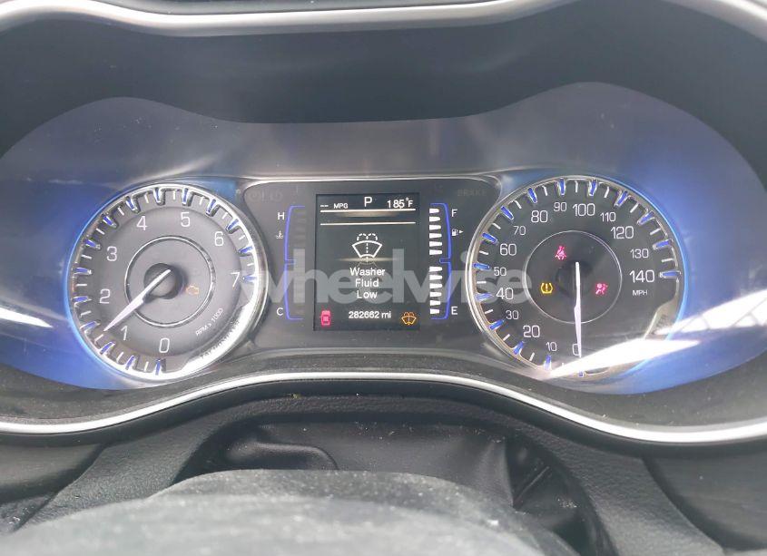 Photo 7 of 2015 Chrysler 200 LIMITED (VIN 1C3CCCAB6FN612466)