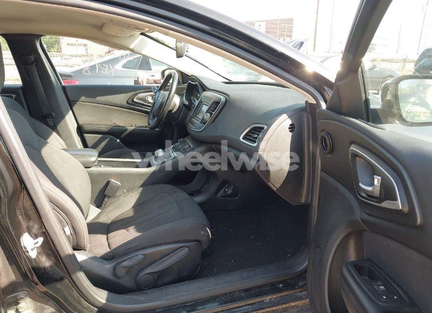 Photo 5 of 2015 Chrysler 200 LIMITED (VIN 1C3CCCAB6FN613228)