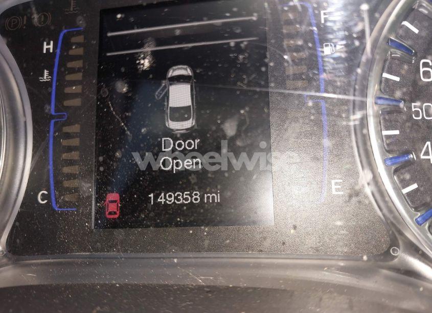 Photo 7 of 2015 Chrysler 200 LIMITED (VIN 1C3CCCAB6FN613228)