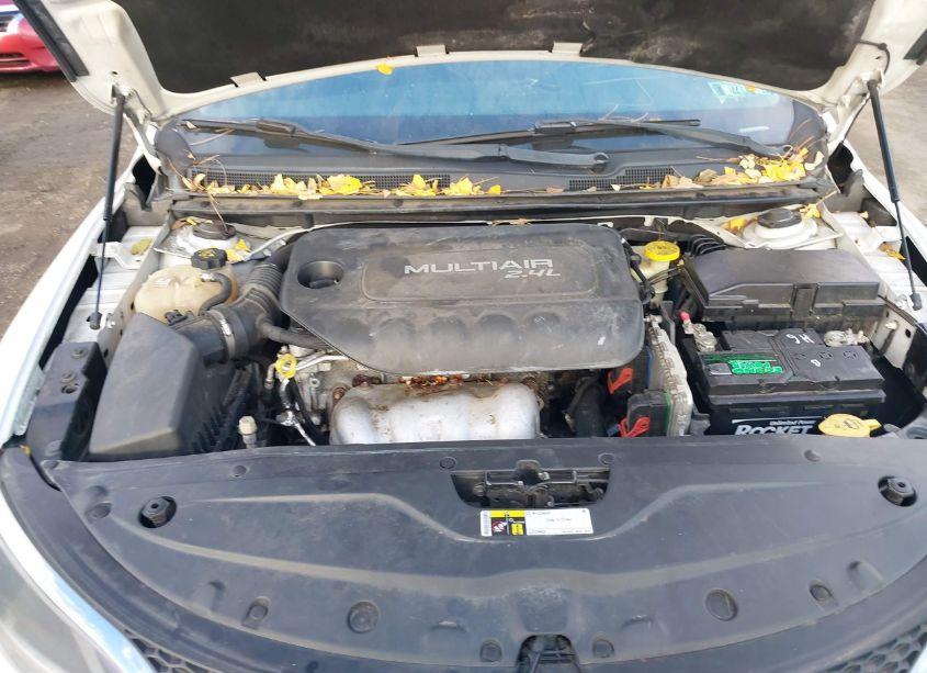 Photo 10 of 2015 Chrysler 200 LIMITED (VIN 1C3CCCAB6FN632569)