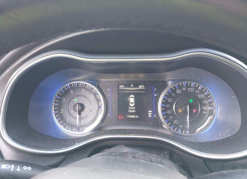 Photo 7 of 2015 Chrysler 200 LIMITED (VIN 1C3CCCAB6FN632569)