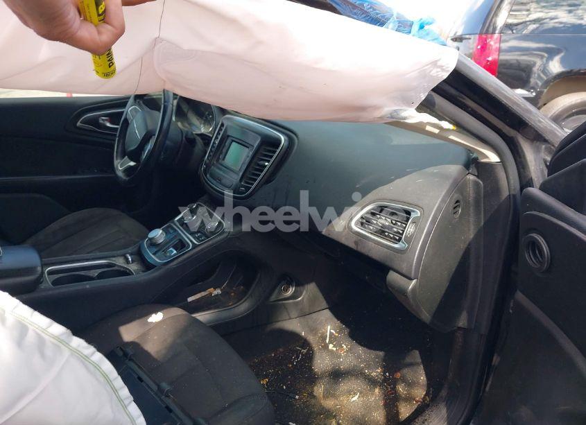 Photo 5 of 2015 Chrysler 200 LIMITED (VIN 1C3CCCAB6FN645130)