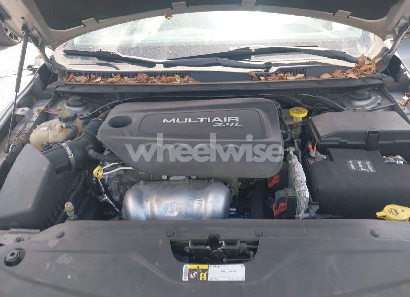 Photo 10 of 2015 Chrysler 200 LIMITED (VIN 1C3CCCAB6FN646455)