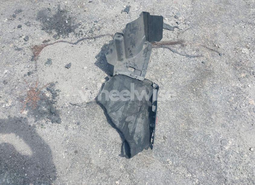 Photo 12 of 2015 Chrysler 200 LIMITED (VIN 1C3CCCAB6FN646455)