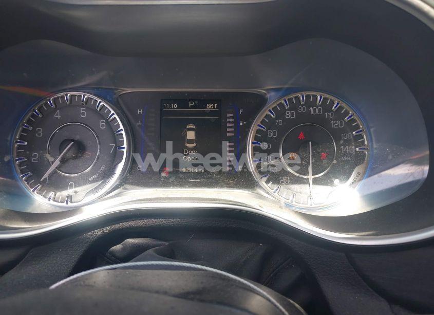 Photo 7 of 2015 Chrysler 200 LIMITED (VIN 1C3CCCAB6FN646455)