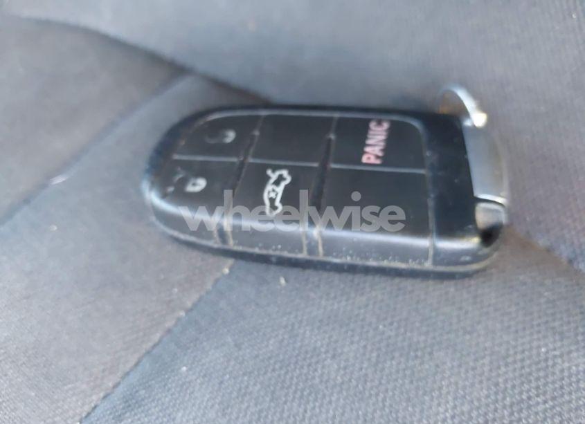 Photo 11 of 2015 Chrysler 200 LIMITED (VIN 1C3CCCAB6FN652711)