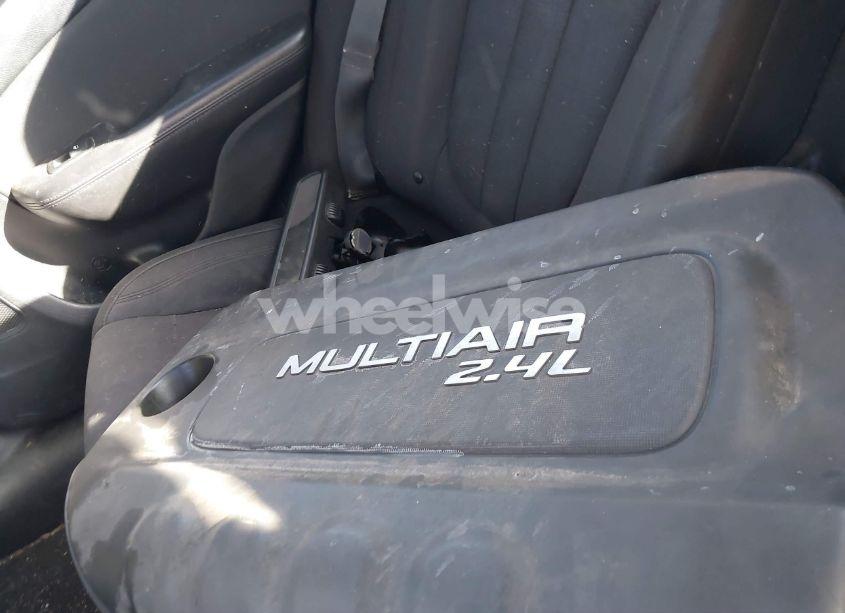 Photo 12 of 2015 Chrysler 200 LIMITED (VIN 1C3CCCAB6FN652711)