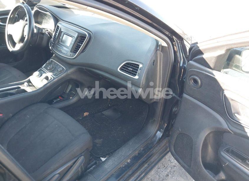 Photo 5 of 2015 Chrysler 200 LIMITED (VIN 1C3CCCAB6FN652711)