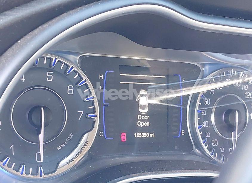 Photo 7 of 2015 Chrysler 200 LIMITED (VIN 1C3CCCAB6FN652711)