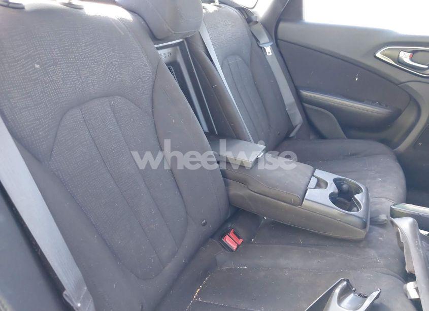 Photo 8 of 2015 Chrysler 200 LIMITED (VIN 1C3CCCAB6FN652711)