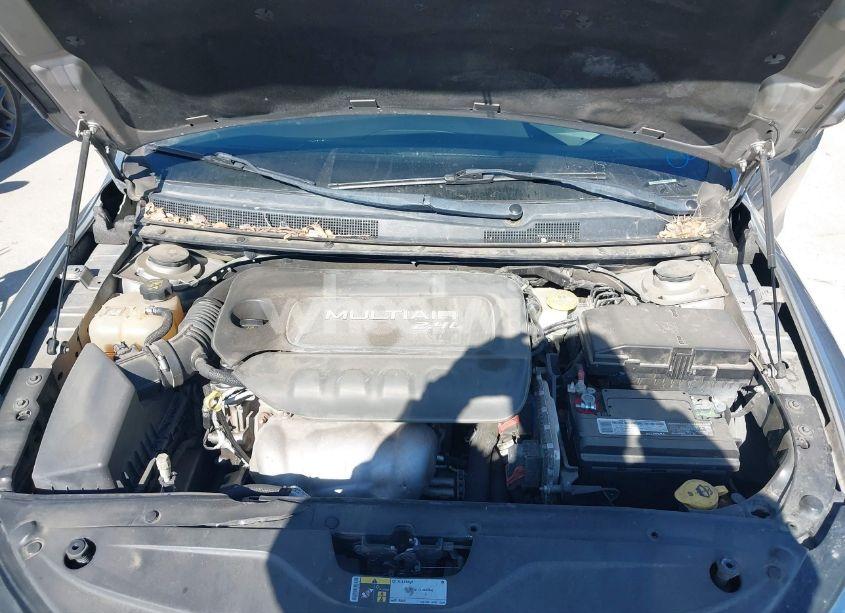 Photo 10 of 2015 Chrysler 200 LIMITED (VIN 1C3CCCAB6FN659917)