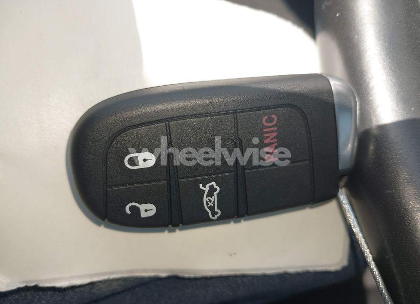 Photo 11 of 2015 Chrysler 200 LIMITED (VIN 1C3CCCAB6FN659917)