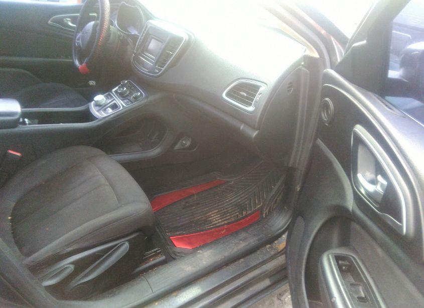 Photo 5 of 2015 Chrysler 200 LIMITED (VIN 1C3CCCAB6FN669279)