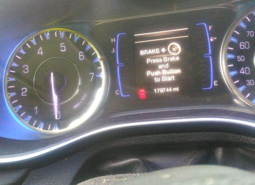 Photo 7 of 2015 Chrysler 200 LIMITED (VIN 1C3CCCAB6FN669279)