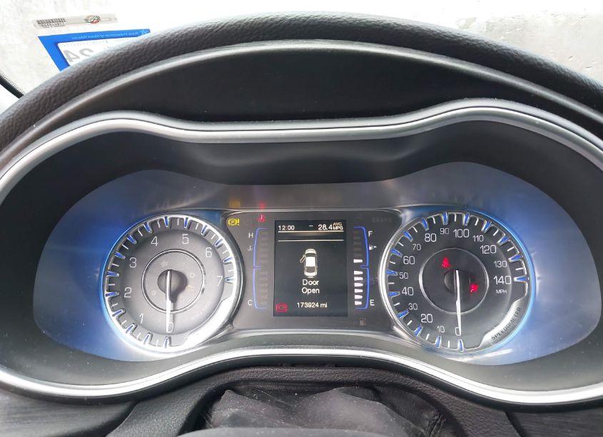 Photo 7 of 2015 Chrysler 200 LIMITED (VIN 1C3CCCAB6FN675521)