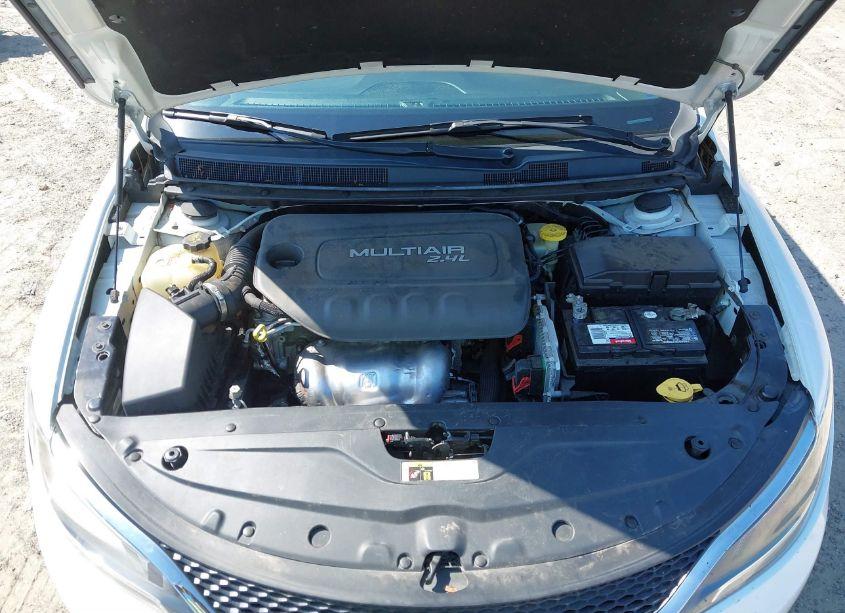 Photo 10 of 2015 Chrysler 200 LIMITED (VIN 1C3CCCAB6FN686213)