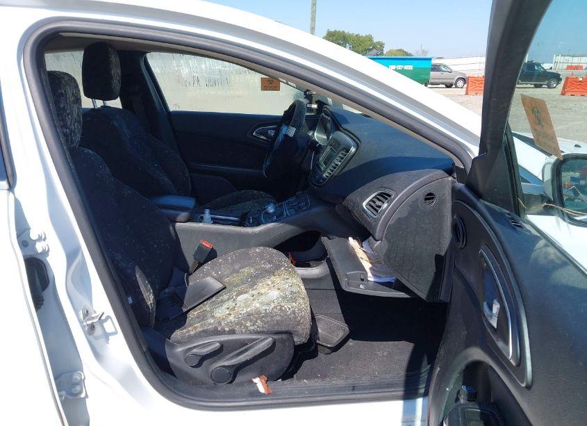 Photo 5 of 2015 Chrysler 200 LIMITED (VIN 1C3CCCAB6FN686213)