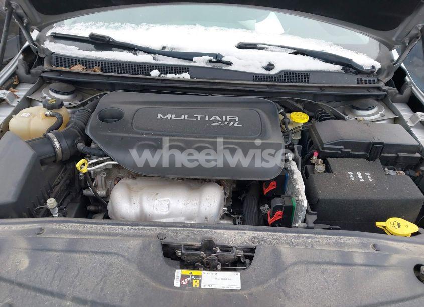 Photo 10 of 2015 Chrysler 200 LIMITED (VIN 1C3CCCAB6FN692786)