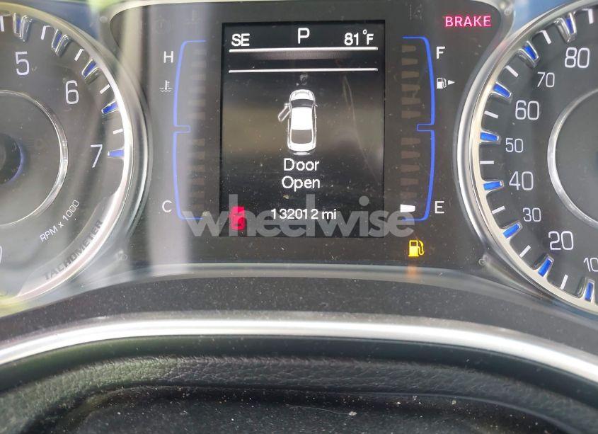 Photo 7 of 2015 Chrysler 200 LIMITED (VIN 1C3CCCAB6FN704824)