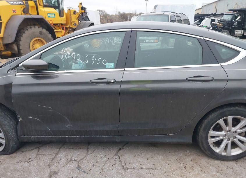 Photo 14 of 2015 Chrysler 200 LIMITED (VIN 1C3CCCAB6FN719727)