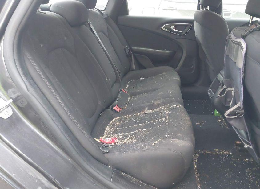 Photo 8 of 2015 Chrysler 200 LIMITED (VIN 1C3CCCAB6FN719727)