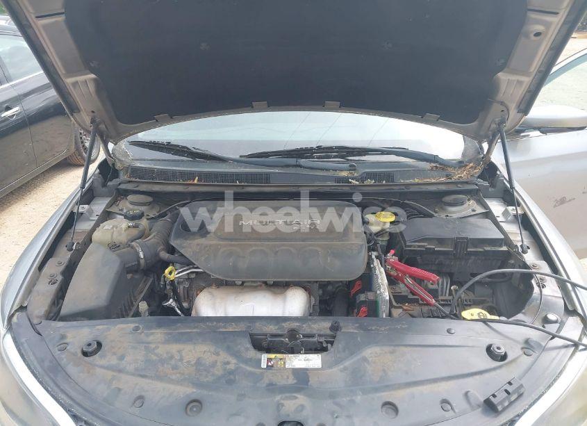 Photo 10 of 2015 Chrysler 200 LIMITED (VIN 1C3CCCAB6FN724992)