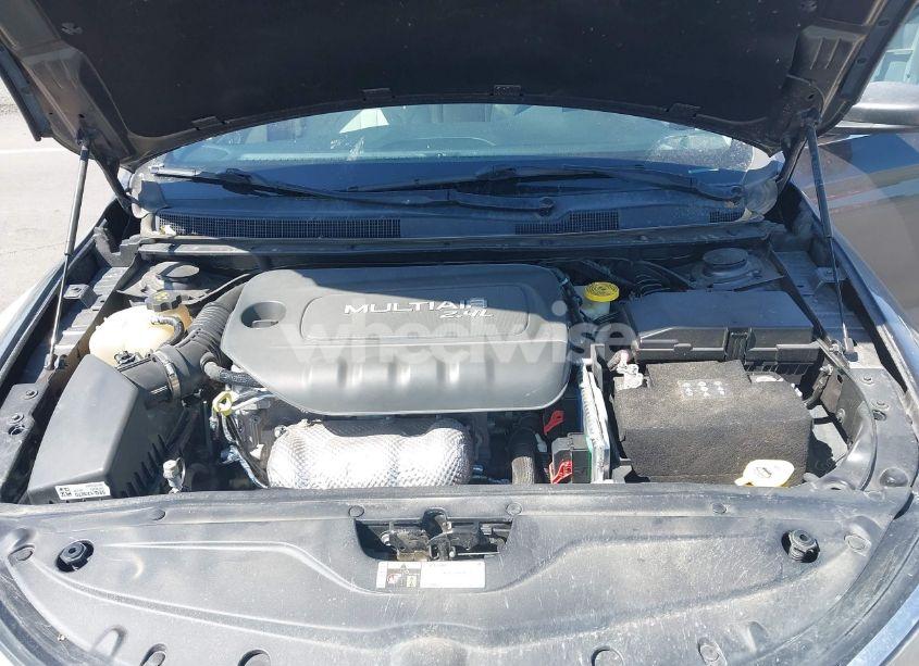 Photo 10 of 2015 Chrysler 200 LIMITED (VIN 1C3CCCAB6FN742862)