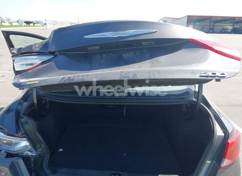 Photo 6 of 2015 Chrysler 200 LIMITED (VIN 1C3CCCAB6FN742862)